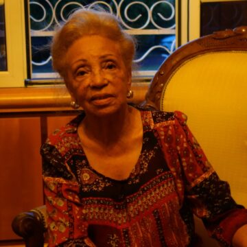 Lucette Michaux-Chevy ici à domicile à Gourbeyre, en avril 2019. Lucette Michaux-Chevy ici à domicile à Gourbeyre, en avril 2019.