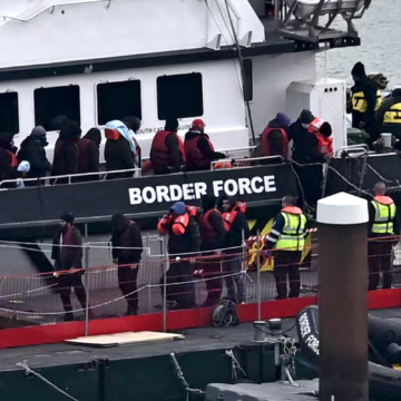 Des migrants de plus en plus nombreux à venir au Royaume-Uni par bateau Des migrants de plus en plus nombreux à venir au Royaume-Uni par bateau