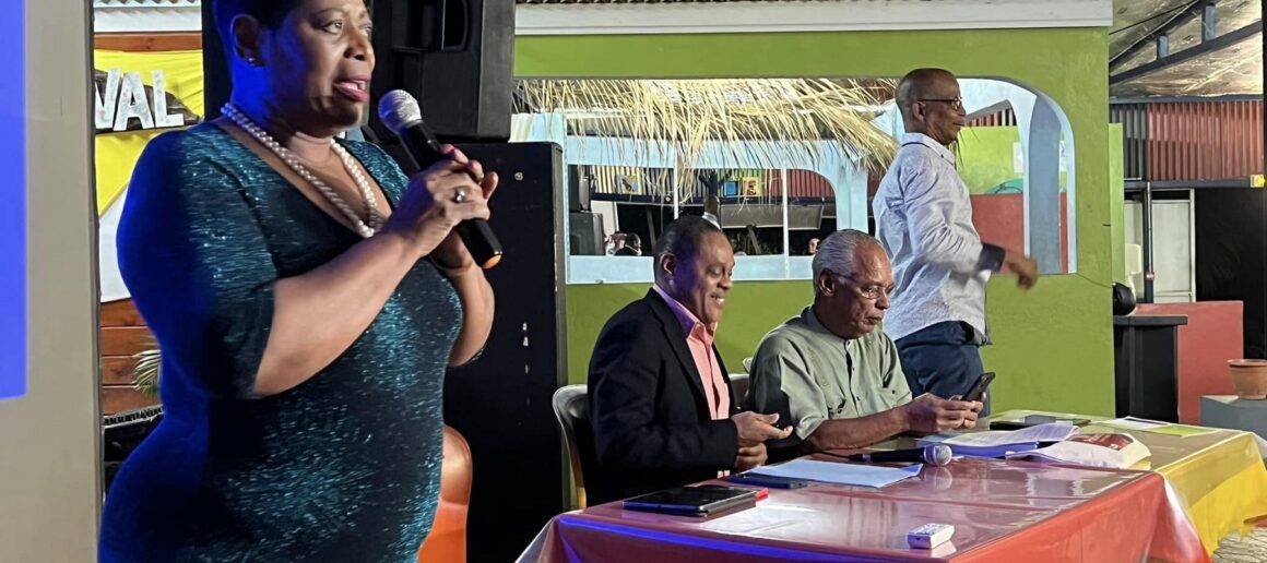 25 février "An Kanla" aux Abymes, les sénateurs Victoire Jasmin (PS), Victorin Lurel (PS), les députés Christian Baptiste (apparenté PS) et Elie Califer (apparenté PS) alertent sur les méfaits de la loi de réforme des retraites en Guadeloupe. 25 février "An Kanla" aux Abymes, les sénateurs Victoire Jasmin (PS), Victorin Lurel (PS), les députés Christian Baptiste (apparenté PS) et Elie Califer (apparenté PS) alertent sur les méfaits de la loi de réforme des retraites en Guadeloupe.