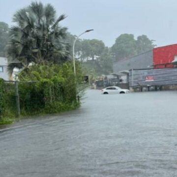 Des pluies diluviennes se sont abattues dimanche 6 novembre 2022 sur plusieurs communes de la Guadeloupe comme ici à Petit-Bourg provoquant des inondations et des glissements de terrain. Des pluies diluviennes se sont abattues dimanche 6 novembre 2022 sur plusieurs communes de la Guadeloupe comme ici à Petit-Bourg provoquant des inondations et des glissements de terrain.