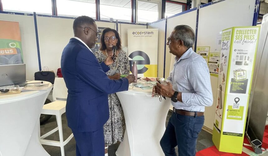 Jeudi 19 octobre, Camille Vaïtilingon (à droite), chef d'entreprise du BTP et président de la commission développement durable de la CCI-IG ouvre le salon Les rencontres pros durables au WTC à Jarry
