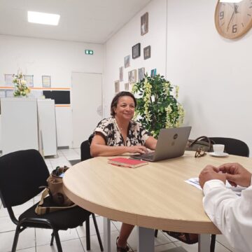 L’avocate Maryse Coppet en entretien au Courrier de Guadeloupe le 11 mars 2024 évoque son association Mouvement Outre-mer qui a porté plainte auprès de la Commission européenne contre l’octroi de mer et milite ardemment pour sa suppression. L’avocate Maryse Coppet en entretien au Courrier de Guadeloupe le 11 mars 2024 évoque son association Mouvement Outre-mer qui a porté plainte auprès de la Commission européenne contre l’octroi de mer et milite ardemment pour sa suppression.