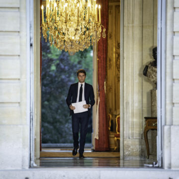 Paris, le 7 juillet. Le Premier Ministre, Gabriel Attal, annonce la démission de son gouvernement suite aux résultats des votes du deuxième tour des élections législatives au cours desquelles la majorité présidentielle est arrivée en deuxième position. Photo : Gabrielle Cezard / Sipa Paris, le 7 juillet. Le Premier Ministre, Gabriel Attal, annonce la démission de son gouvernement suite aux résultats des votes du deuxième tour des élections législatives au cours desquelles la majorité présidentielle est arrivée en deuxième position. Photo : Gabrielle Cezard / Sipa