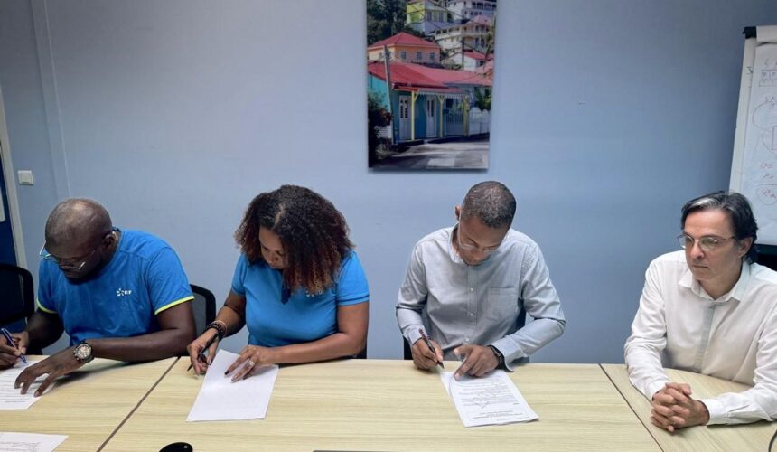 Jeudi 5 décembre, la Fédération énergie CGTG et la direction d’EDF PEI signent un protocole de fin de conflit. Photo : X Jimmy THELEMAQUE