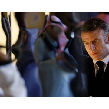 Le président de la République Emmanuel Macron conclut sa visite d'État en Arabie saoudite le 4 décembre 2024 dans l'oasis d'AlUla, projet touristique emblématique du royaume. Photo : Ludovic Marin - Pool / Sipa Le président de la République Emmanuel Macron conclut sa visite d'État en Arabie saoudite le 4 décembre 2024 dans l'oasis d'AlUla, projet touristique emblématique du royaume. Photo : Ludovic Marin - Pool / Sipa