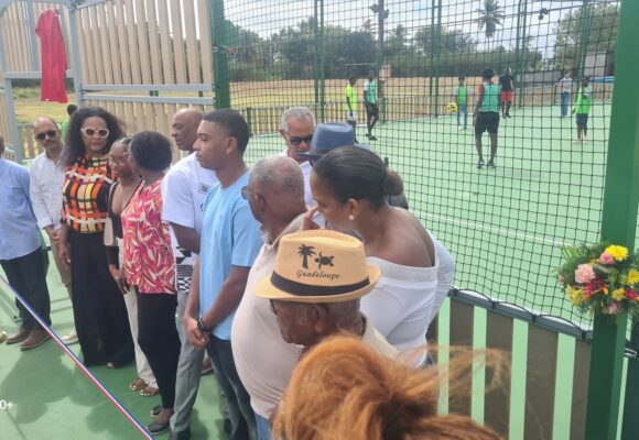 Samedi 22 février la commune de Grand-Bourg inaugure un terrain multisports, baptisé « City stade des Basses - Claude Céprika ». Photo : FB Maryse Etzol
