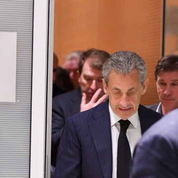Nicolas Sarkozy au tribunal correctionnel de Paris le 6 Janvier 2025,à l’ouverture du procès de l’affaire du financement libyen de sa campagne de 2007. Photo : Cyril Pecquenard / Sipa