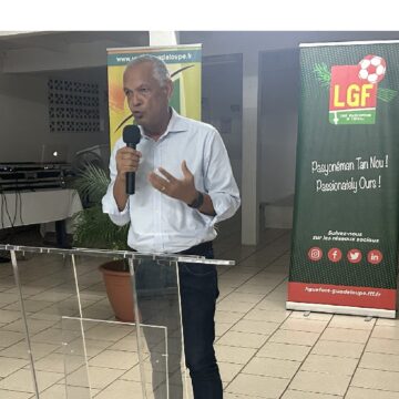 Photo d’illustration : Jean Dartron, président de la Ligue guadeloupéenne de football, lors de la cérémonie de récompense des clubs finalistes et demi-finalistes de la Coupe Région Guadeloupe, en novembre 2024. Crédit : Ligue Guadeloupéenne de Football Photo d’illustration : Jean Dartron, président de la Ligue guadeloupéenne de football, lors de la cérémonie de récompense des clubs finalistes et demi-finalistes de la Coupe Région Guadeloupe, en novembre 2024. Crédit : Ligue Guadeloupéenne de Football