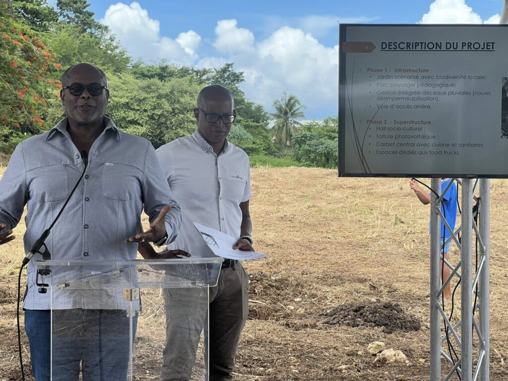 Présentation du projet de parc paysager de Petit-Pérou le 26 août, un investissement public qui devra avoir un impact réel sur la gestion des eaux pluviales, et le cadre des vie des usagers des zones d’activités proches. Photo : Cap excellence