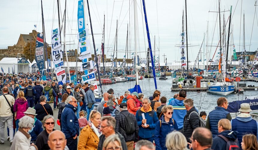 La foule à Saint-Malo le 25 octobre 2022, au village du départ de la 12e Route du Rhum. Photo : Arnaud Pilpré / OC Sport Pen Duick