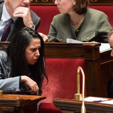 Naima Moutchou (ministre des Outre-mer) et Sébastien Lecornu (Premier ministre) à l’Assemblée nationale lors de la déclaration de politique générale de Sébastien Lecornu le 14 octobre 2025. Photo : Isa Harsin / Sipa