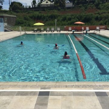 Des baigneurs profitent du bassin du centre thermo-ludique de Ravine Chaude à Lamentin. Photo : Ravine chaude Des baigneurs profitent du bassin du centre thermo-ludique de Ravine Chaude à Lamentin. Photo : Ravine chaude