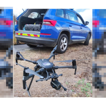 Gros plan sur un drone professionnel équipé d'une caméra, utilisé par la gendarmerie pour des opérations de surveillance nocturne. Photo : Gendarmerie de Guadeloupe Gros plan sur un drone professionnel équipé d'une caméra, utilisé par la gendarmerie pour des opérations de surveillance nocturne. Photo : Gendarmerie de Guadeloupe