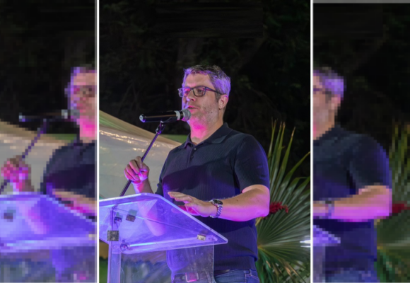 Olivier Nicolas, premier secrétaire de la fédération guadeloupéenne du Parti socialiste, en campagne à Vieux-Habitants en soutien du candidat maire sortant Jules Otto réélu à l’issu du premier tour de l’élection municipales le 15 mars 2026. Photo : DR